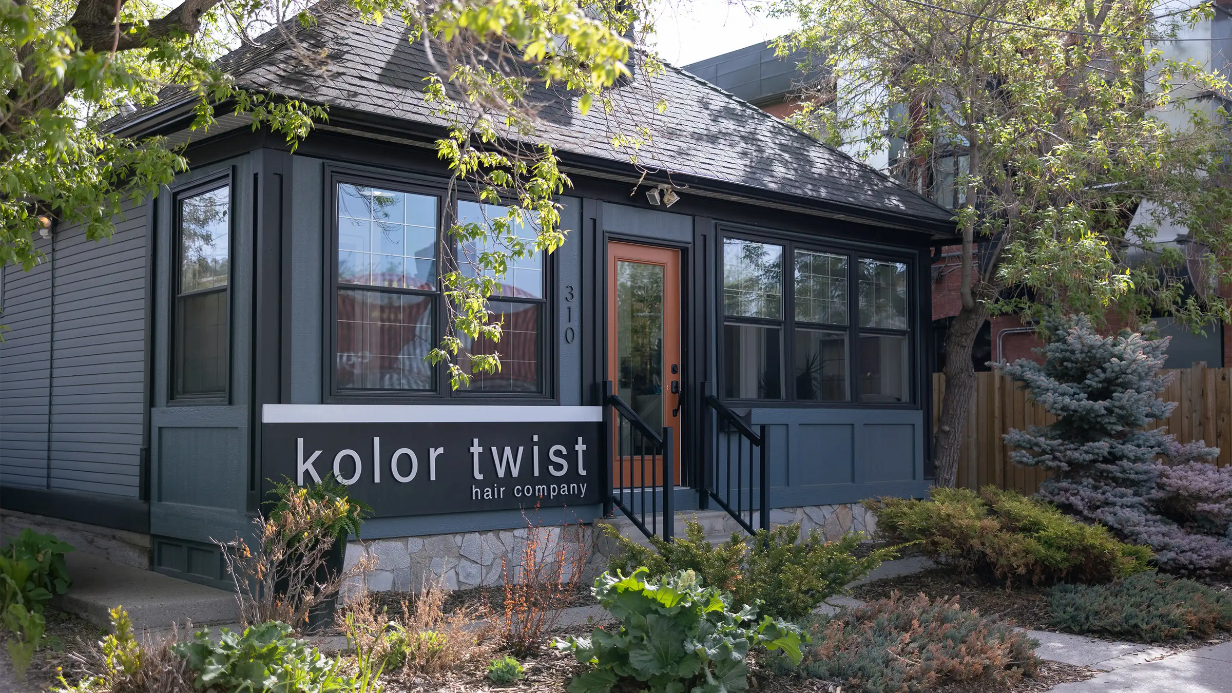 Exterior of Kolor Twist salon